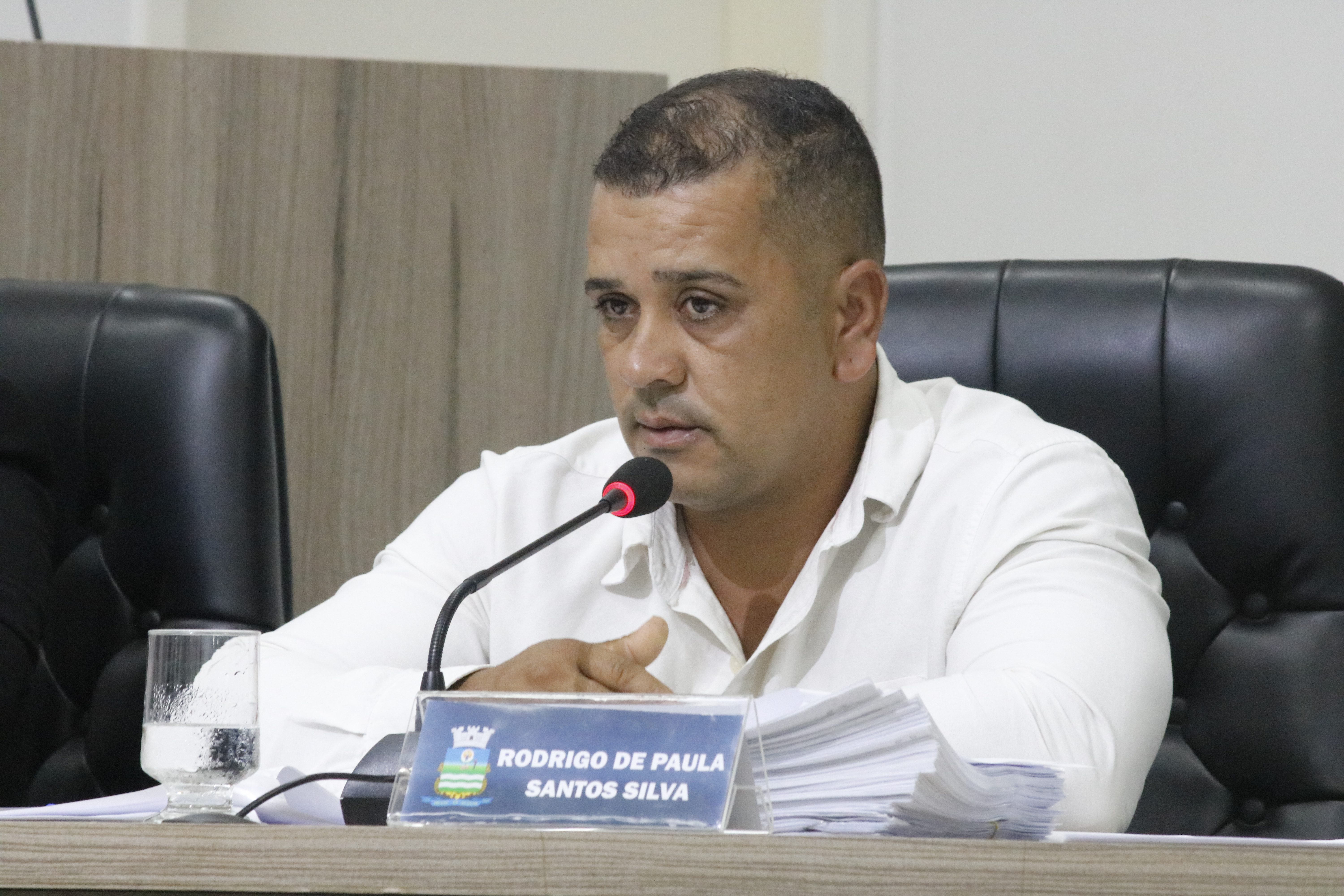 Vereador solicita informações sobre prestação de serviços de transporte na Saúde e na Educação